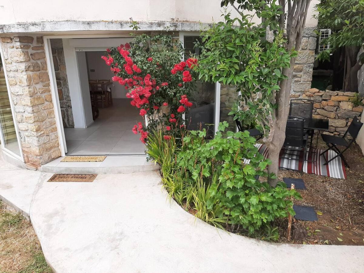 Appartement Climatise Au Calme En Provence ปิแอร์เฟอ-ดู-วา ภายนอก รูปภาพ